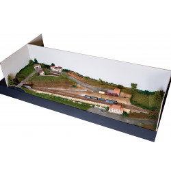 Vue générale du RéZeau côté gare mettant en évidence la structure de fond de décor.